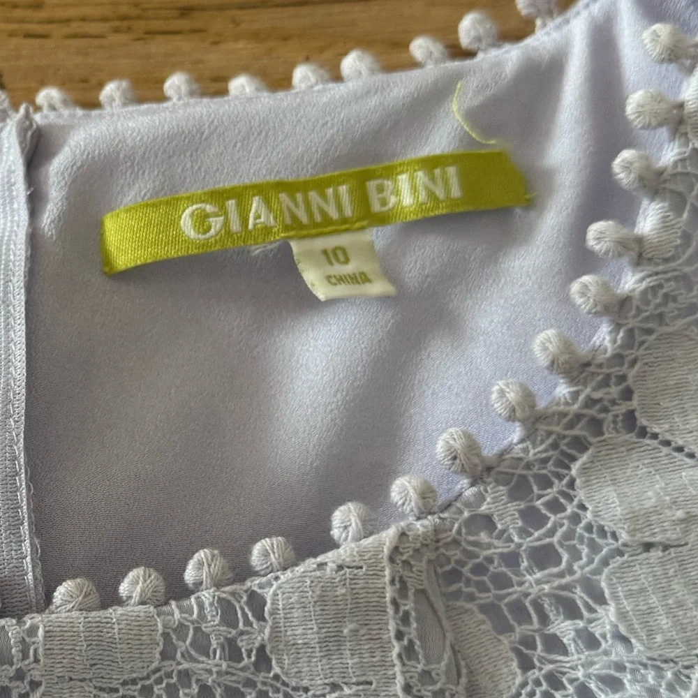 Gianni Bini Lavender Floral Lace Popover‎ Sleeveless Pom Pom Trim Size 10 (705)